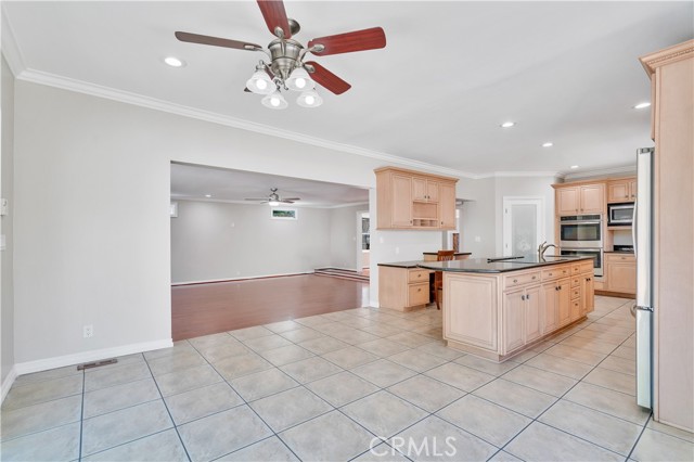 Detail Gallery Image 19 of 63 For 2747 E Ocean Bld, Long Beach,  CA 90803 - 6 Beds | 7 Baths