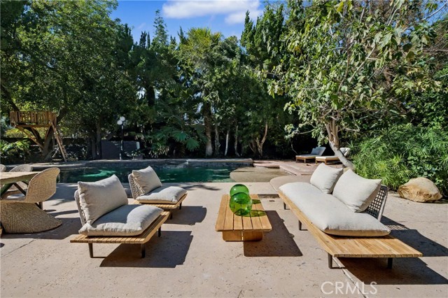 Detail Gallery Image 19 of 46 For 9701 Bothwell Road, Northridge,  CA 91324 - 4 Beds | 3/1 Baths