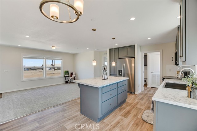 3727 South Street, Phelan CA: https://media.crmls.org/medias/08de693f-e6df-4289-a165-88796bc22673.jpg