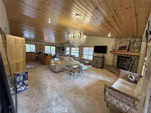 41613 Hummingbird Lane, Big Bear Lake CA: https://media.crmls.org/medias/08de7340-4815-4612-85cd-742756b58539.jpg