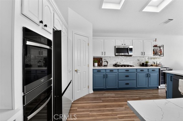 Detail Gallery Image 12 of 30 For 26502 Blue Water Rd, Helendale,  CA 92342 - 3 Beds | 2/1 Baths
