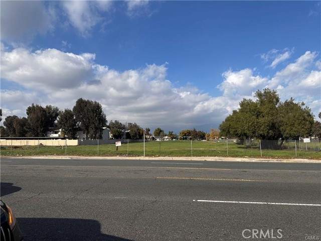 Detail Gallery Image 2 of 7 For 1373 E Holt, Ontario,  CA 91761 - – Beds | – Baths