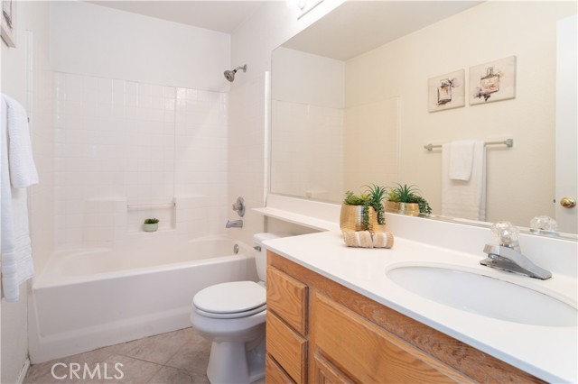 Detail Gallery Image 18 of 33 For 18024 Flynn Dr #5509,  Canyon Country,  CA 91387 - 2 Beds | 2 Baths