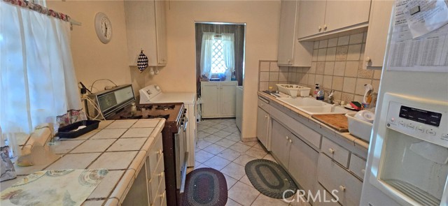 Detail Gallery Image 7 of 22 For 17955 Cantara St, Reseda,  CA 91335 - 4 Beds | 2 Baths