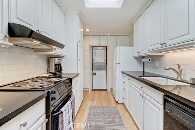 3205 Via Buena, Laguna Woods CA: https://media.crmls.org/medias/08e0a2ae-e8bb-4145-98ba-1a345965e188.jpg