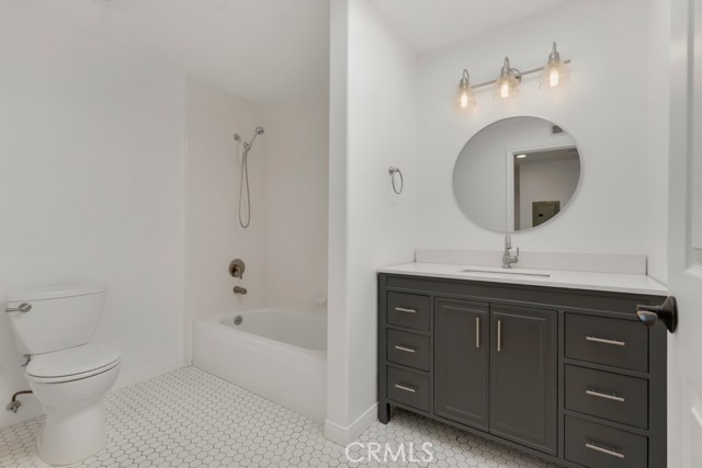 Image 13 of 39 For 17735 Kinzie Street 304