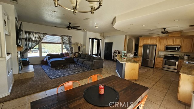 Detail Gallery Image 3 of 10 For 6548 Quail Spring Ave, Twentynine Palms,  CA 92277 - 3 Beds | 2 Baths