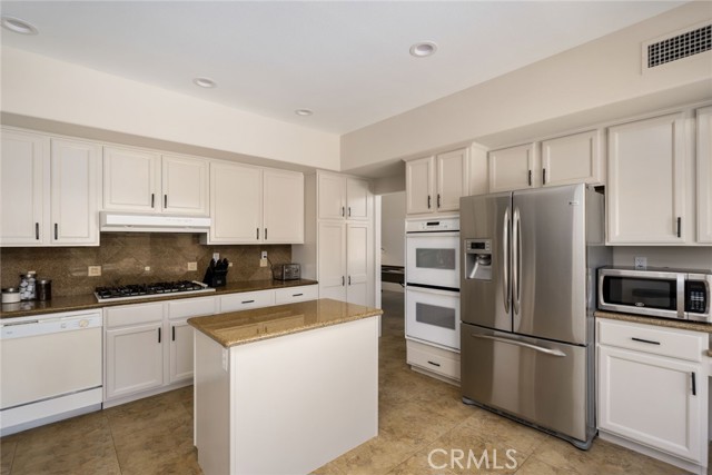 48674 Acropolis Street, Indio CA: https://media.crmls.org/medias/08e18de5-acec-422e-aed4-0d82779dc08f.jpg