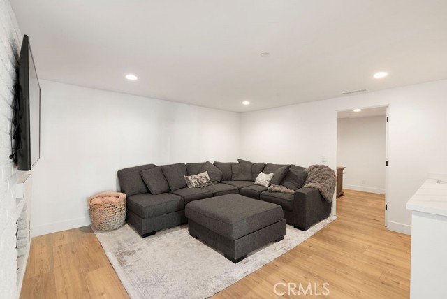 Detail Gallery Image 18 of 22 For 122 W Avenida De Los Lobos Marinos, San Clemente,  CA 92672 - 5 Beds | 4 Baths