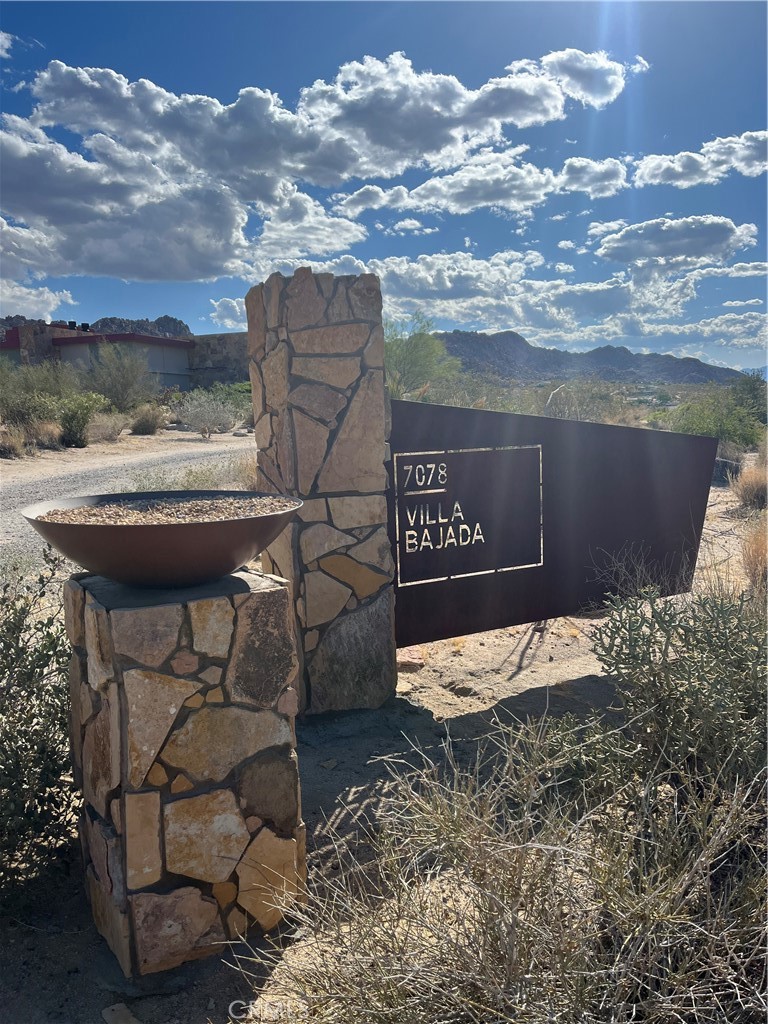 https://media.crmls.org/medias/08e290a1-1c74-4b13-b12f-38fc7dad17fc.jpg?preset=X-Large