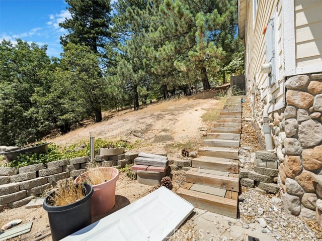 Detail Gallery Image 19 of 46 For 30134 Enchanted Way, Running Springs,  CA 92382 - 4 Beds | 3/1 Baths