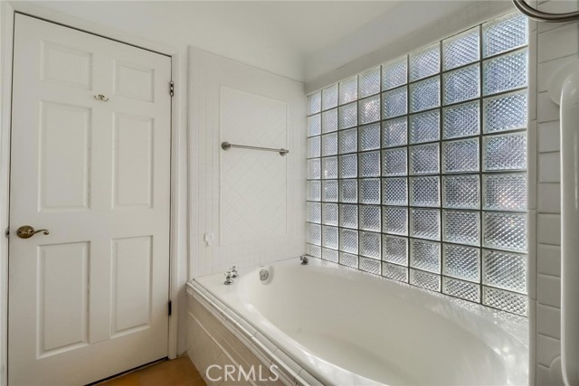 Master Bath Tub