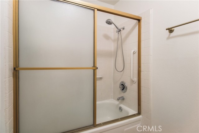 Detail Gallery Image 14 of 29 For 21500 Califa St #97,  Woodland Hills,  CA 91367 - 2 Beds | 2 Baths