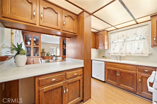 Detail Gallery Image 8 of 33 For 8191 Taylor Dr, Huntington Beach,  CA 92646 - 4 Beds | 2 Baths