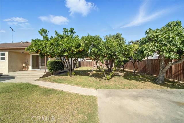 12218 Academy Way, Artesia CA: https://media.crmls.org/medias/08e5896c-238e-4849-be3b-36fb7e10100b.jpg