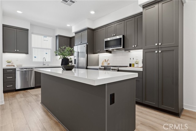 Detail Gallery Image 2 of 75 For 30 Wisteria, Rancho Mission Viejo,  CA 92694 - 2 Beds | 2/1 Baths