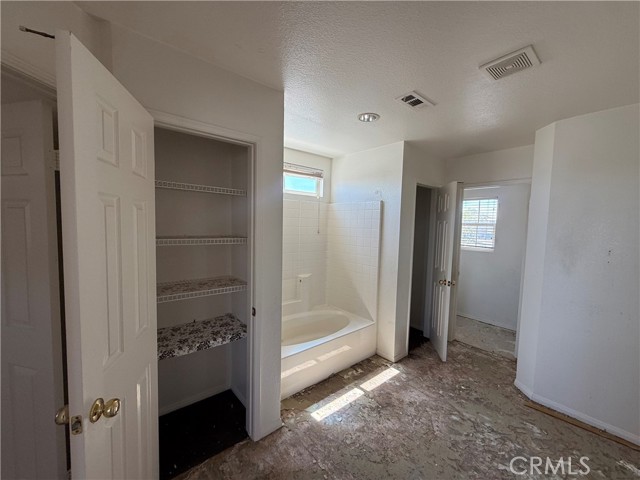Detail Gallery Image 41 of 50 For 14577 Crossing, Victorville,  CA 92394 - 3 Beds | 2/1 Baths