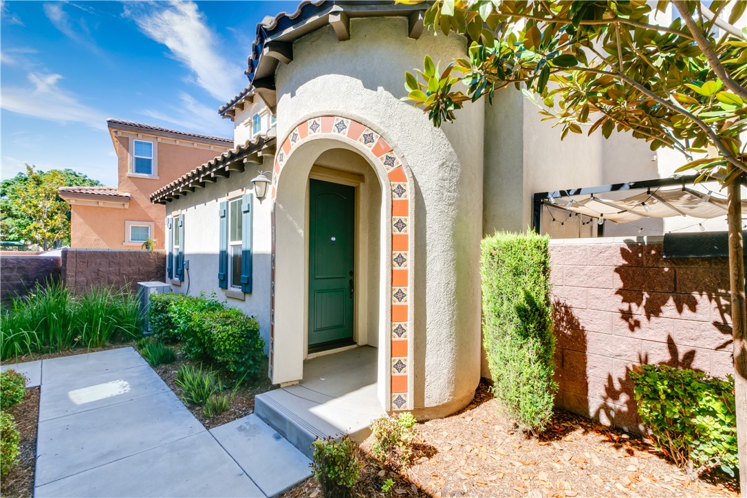 Detail Gallery Image 1 of 1 For 8670 Founders Grove St, Chino,  CA 91708 - 3 Beds | 2/1 Baths