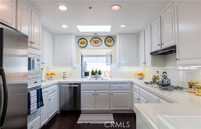 712 Manhattan Beach Boulevard, Manhattan Beach, California 90266, 3 Bedrooms Bedrooms, ,3 BathroomsBathrooms,Residential,Sold,Manhattan Beach,SB17051799