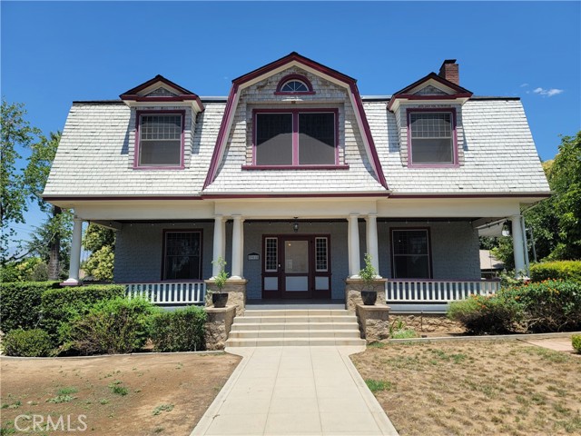 Detail Gallery Image 1 of 32 For 901 S Center St, Redlands,  CA 92373 - 4 Beds | 2/1 Baths