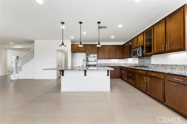 Detail Gallery Image 11 of 53 For 1283 W Tulip Circle, Beaumont,  CA 92223 - 5 Beds | 4 Baths