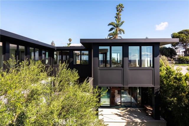 101 N Poinsettia Avenue, Manhattan Beach CA: https://media.crmls.org/medias/08e72fb9-798b-4a80-9893-7e61a240ee00.jpg