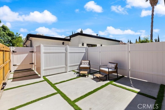 22452 Dolorosa Street, Woodland Hills CA: https://media.crmls.org/medias/08e796d0-8baa-49f8-a7ab-9d04965a39c2.jpg