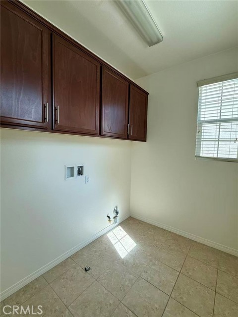 Detail Gallery Image 11 of 17 For 2882 S via Belamaria, Ontario,  CA 91762 - 3 Beds | 2/1 Baths