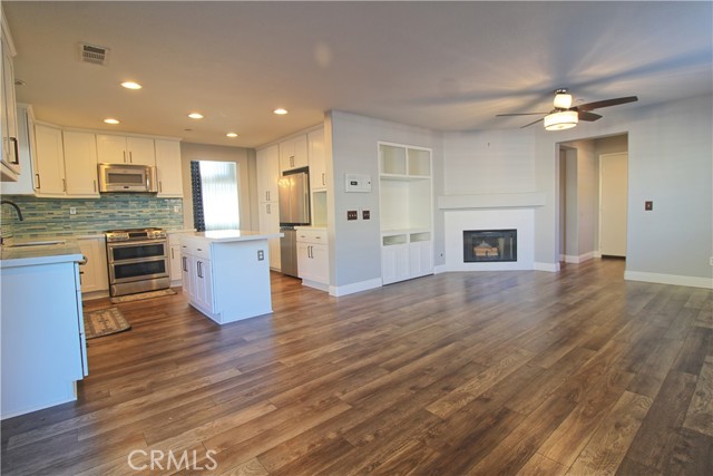 Detail Gallery Image 7 of 19 For 29572 Clear View, Highland,  CA 92346 - 4 Beds | 2/1 Baths