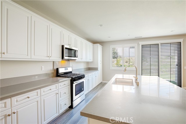 Detail Gallery Image 20 of 56 For 34899 Windwood Glen Ln, Murrieta,  CA 92563 - 4 Beds | 2/1 Baths