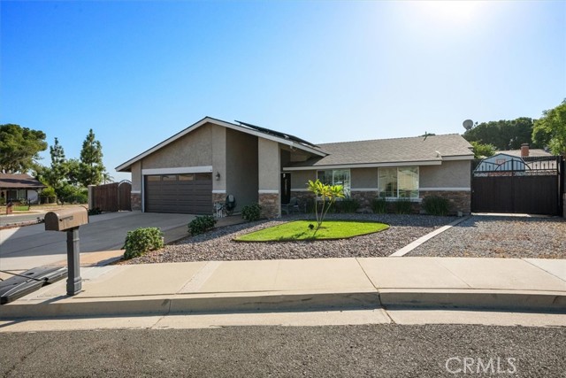 1643 Melody Circle, Corona CA: https://media.crmls.org/medias/08e991a7-a31f-44b4-91ad-ff504e1650ea.jpg