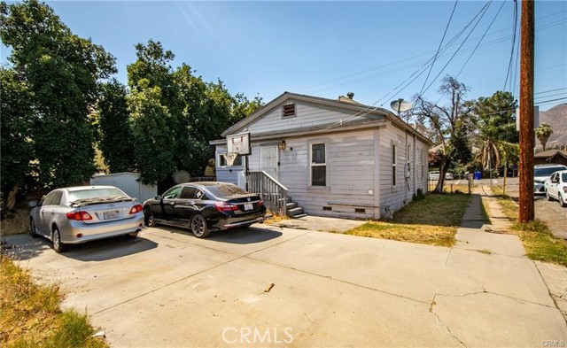 Detail Gallery Image 5 of 7 For 27175 Pacific St, Highland,  CA 92346 - 5 Beds | 2 Baths