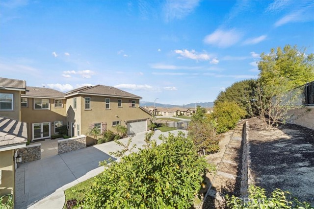 Detail Gallery Image 9 of 61 For 3094 Crystal Ridge Ln, Colton,  CA 92324 - 5 Beds | 5/1 Baths