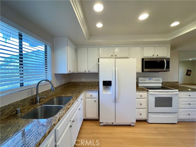Detail Gallery Image 7 of 27 For 2240 N Legion Dr #217,  Signal Hill,  CA 90755 - 3 Beds | 2/1 Baths