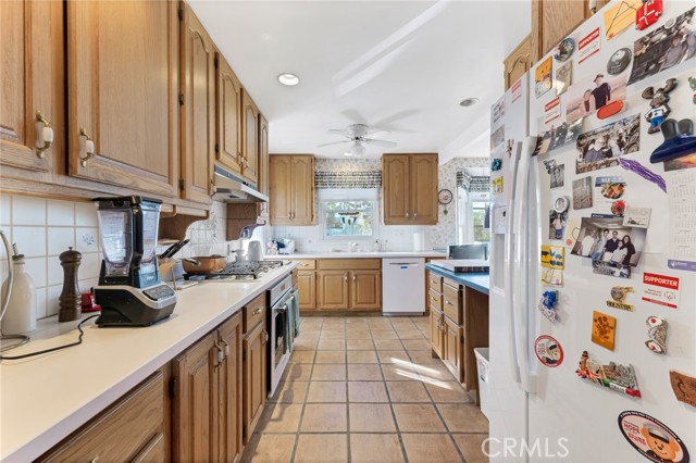 Detail Gallery Image 5 of 25 For 9950 Delco, Chatsworth,  CA 91311 - 4 Beds | 2 Baths