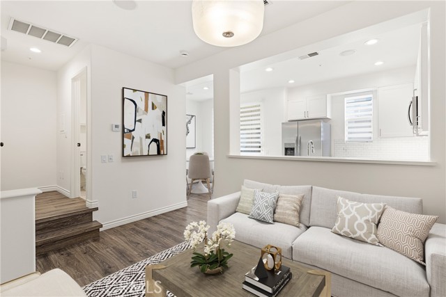 Detail Gallery Image 11 of 49 For 11 Harvest Point Ln, Aliso Viejo,  CA 92656 - 3 Beds | 2/1 Baths