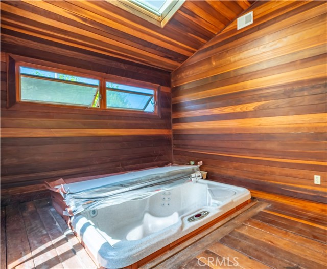 5118 Willow Wood Road, Rolling Hills Estates CA: https://media.crmls.org/medias/08ec2257-67fe-4cc8-9426-21f58eb031d6.jpg