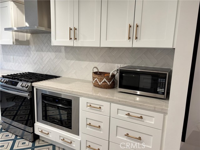5533 Edward E Horton Lane, Encino CA: https://media.crmls.org/medias/08ec5ebc-e1fc-48c3-9cb8-80478edbfe10.jpg