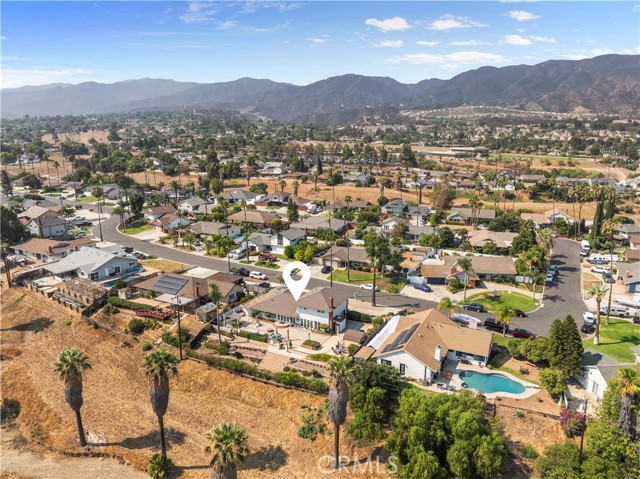 2001 Cypress Point Drive, Corona CA: https://media.crmls.org/medias/08ec6d77-ef49-427c-8c4c-de7dcd939bc3.jpg