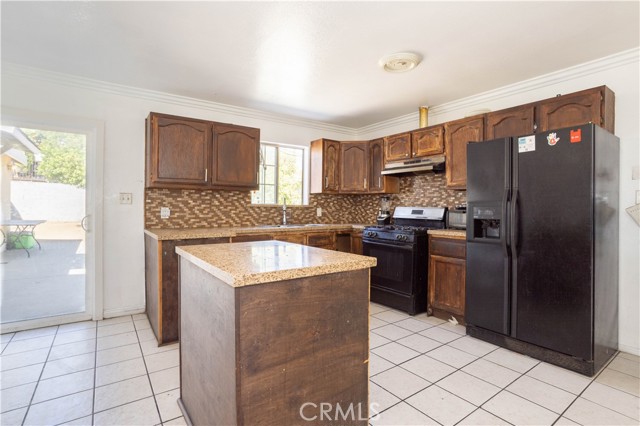 11044 Borden Avenue, Pacoima CA: https://media.crmls.org/medias/08ecee60-78a8-4840-9ca5-cfff23b2fd64.jpg