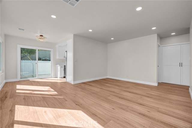 14831 Kingsdale Avenue photo 2