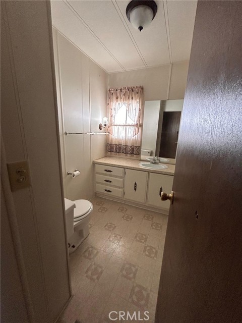 31816 Avenue E, Yucaipa CA: https://media.crmls.org/medias/08edabc8-15c7-42bc-92ab-cba09980abc6.jpg