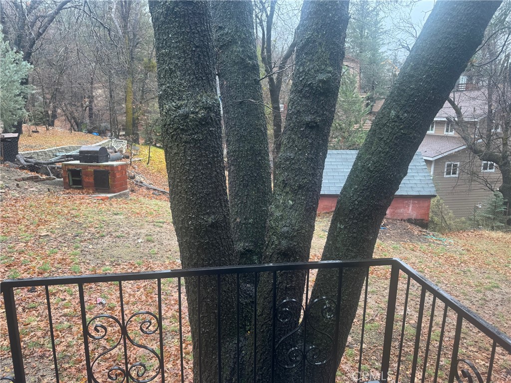 https://media.crmls.org/medias/08edfe8d-bd71-4117-b40a-a347ff42634c.jpg?preset=X-Large