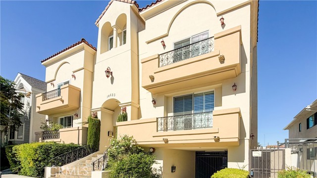 10623 Moorpark photo 45