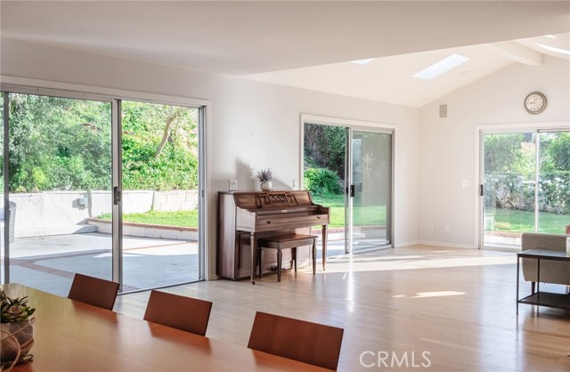 Detail Gallery Image 17 of 53 For 28068 Santona Dr, Rancho Palos Verdes,  CA 90275 - 5 Beds | 3 Baths