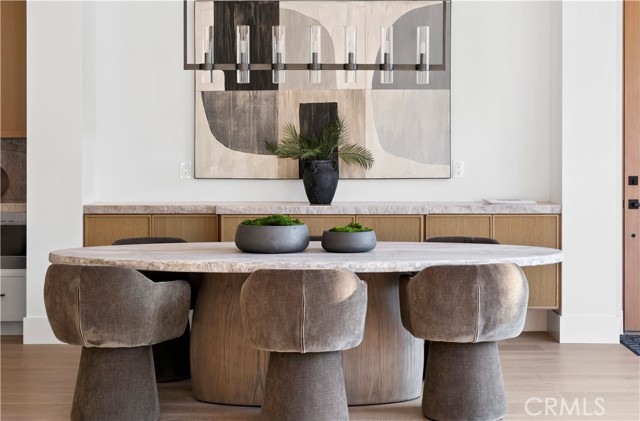 516 Larkspur Avenue, Corona del Mar CA: https://media.crmls.org/medias/08efb538-e250-4d4a-8c22-4ce594eec93e.jpg