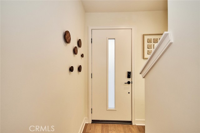 1050 N Joels Place, Los Angeles CA: https://media.crmls.org/medias/08efe54b-f03a-43da-9e06-23870ecedf95.jpg