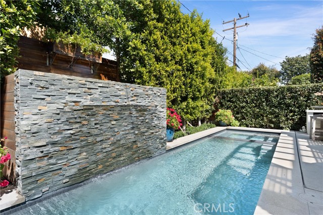 Detail Gallery Image 34 of 41 For 8835 Rosewood Ave, West Hollywood,  CA 90048 - 3 Beds | 4 Baths