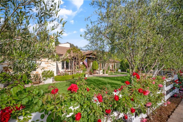 Detail Gallery Image 2 of 47 For 5558 Hoback Glen Rd, Hidden Hills,  CA 91302 - 5 Beds | 5 Baths