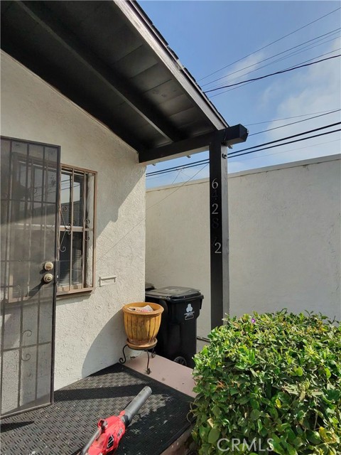 Detail Gallery Image 8 of 12 For 6428 S Van Ness Ave, Los Angeles,  CA 90047 - – Beds | – Baths